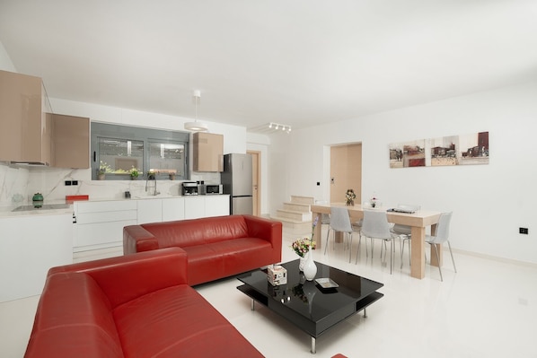 Deluxe House | Private kitchen
