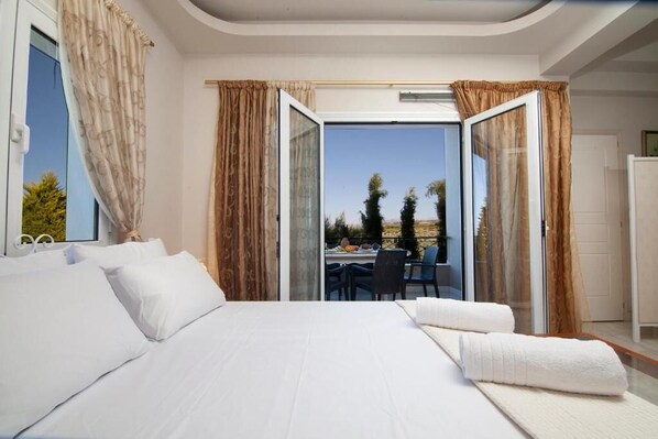 4 bedrooms, in-room safe, iron/ironing board, travel crib