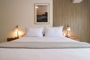 2 bedrooms, iron/ironing board, WiFi, bed sheets - w* | Formidable 2BR with Balcony in Miraflores (Miraflores)