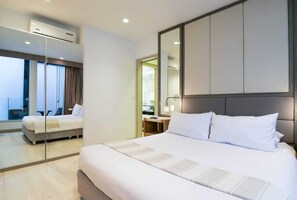 3 bedrooms, iron/ironing board, WiFi, bed sheets