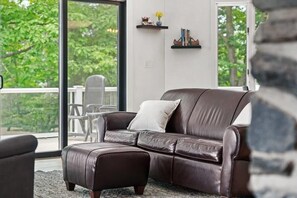 TV, fireplace, books, offices