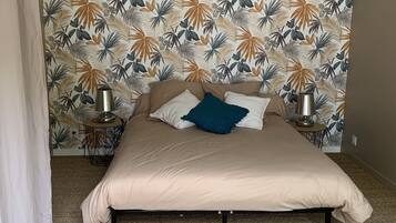 2 bedrooms, iron/ironing board, free WiFi, bed sheets
