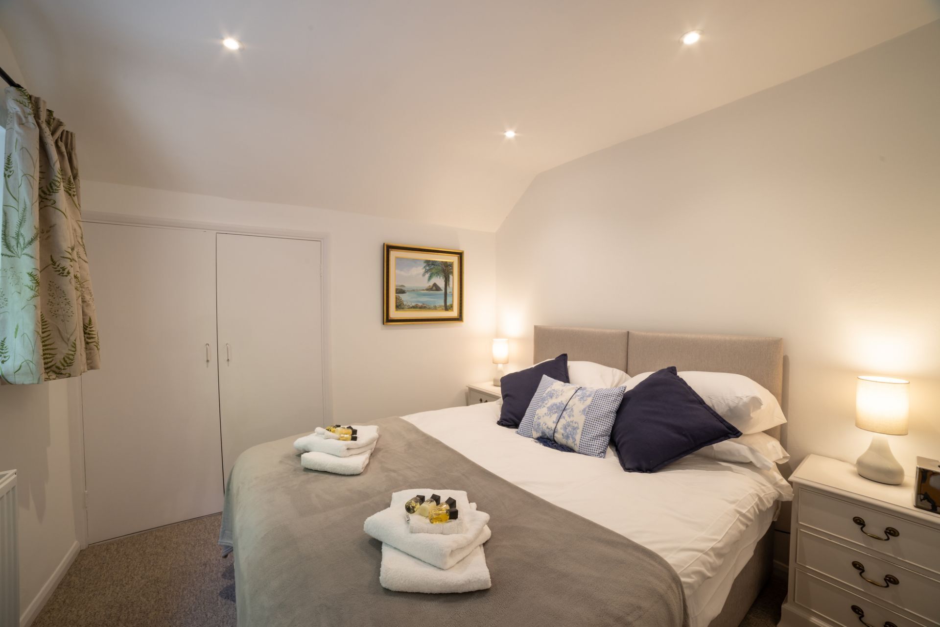 2 bedrooms, desk, iron/ironing board, free WiFi