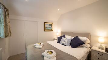 2 bedrooms, desk, iron/ironing board, free WiFi