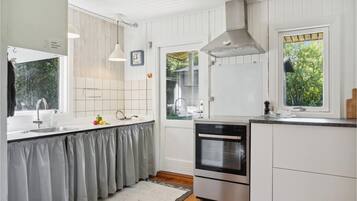 Fridge, stovetop, coffee/tea maker