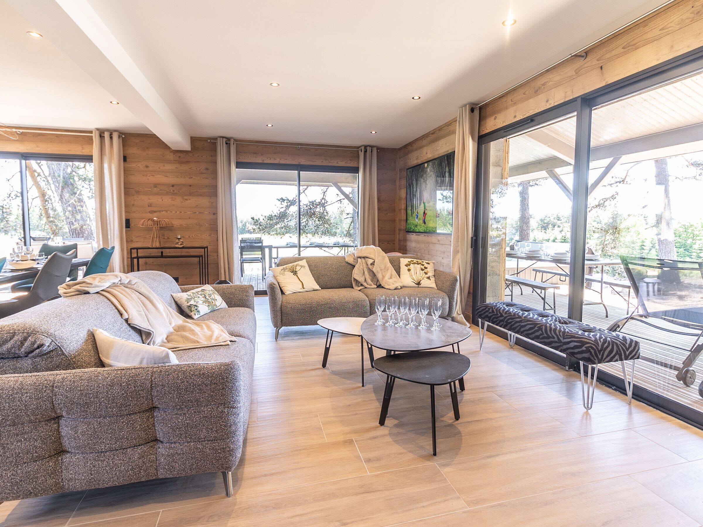 Télévision, baby-foot