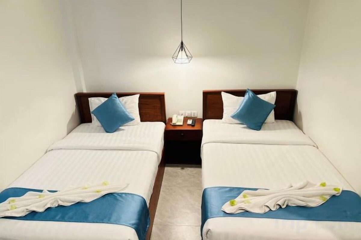 Minibar, bureau, accès au Wi-Fi (inclus), literie fournie