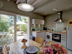 Réfrigérateur, micro-ondes, lave-vaisselle