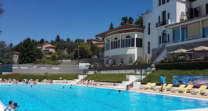 Maison cosy avec terrasse, jardin fleuri, et tout confort Ă Saint-Galmier