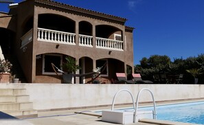 Outdoor pool - Bas de Villa vue mer & Piscine Privée (Coti-Chiavari)