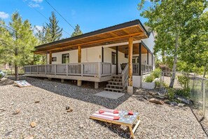 Terrace/patio - Colorful Gem ~ BBQ ~ Yard Games (Munds Park)