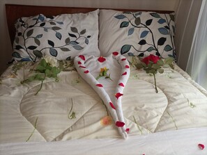 Deluxe Room | 1 bedroom, desk, laptop workspace - Hotel Lillies (Juja)