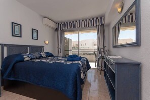 2 bedrooms, iron/ironing board, WiFi, bed sheets - Santa Maria 67 - Two Bed (Costa Adeje)