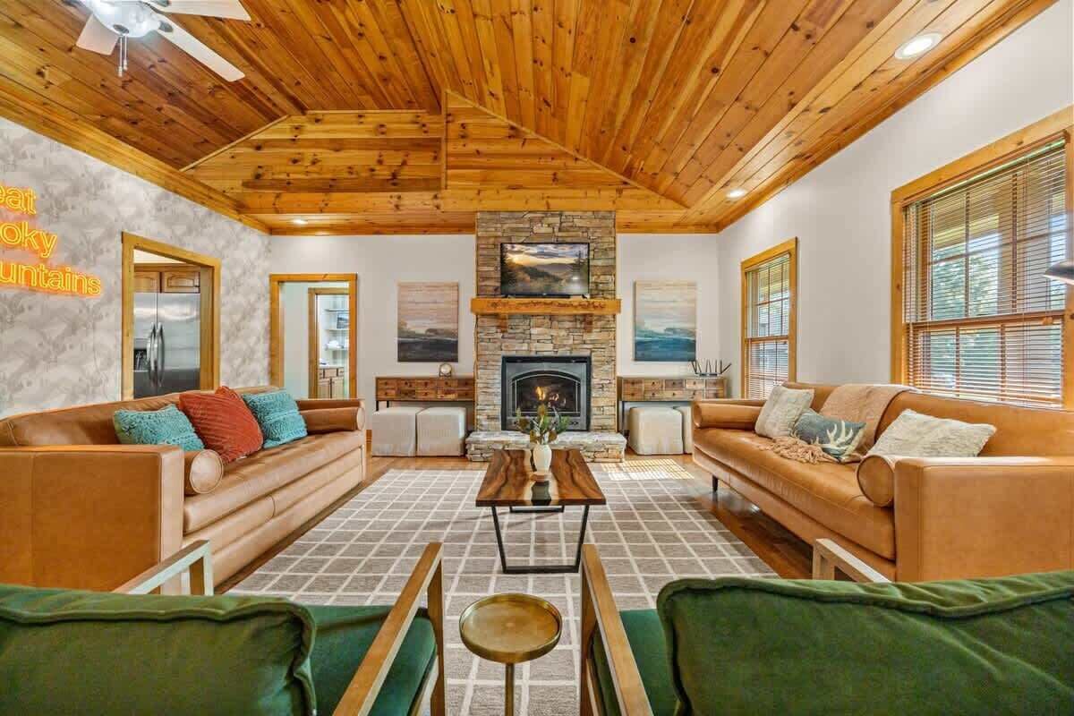 TV, fireplace, offices