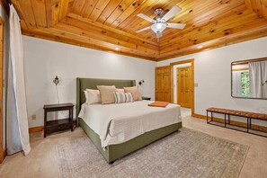 5 bedrooms, iron/ironing board, WiFi, bed sheets