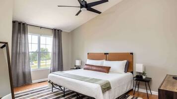 2 slaapkamers, een strijkplank/strijkijzer, wifi, beddengoed