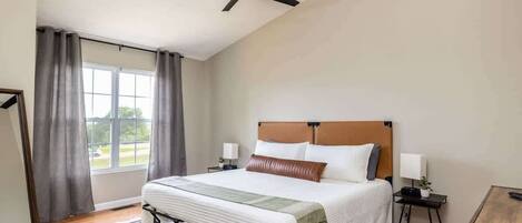 2 chambres, fer et planche à repasser, Wi-Fi, draps fournis