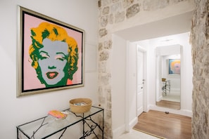 Interior entrance - Central W Apartment and Rooms by DuHomes (Dubrovnik)
