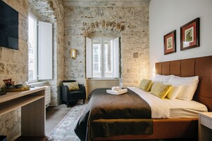 Decoración personalizada, muebles diferentes y cunas gratuitas 