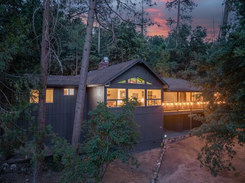 Sierra Mountain Escape - Brand new spa/game room!