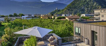 Vue exceptionnelle, bcp de charme, situation idéale, magnifique moderne et neuf