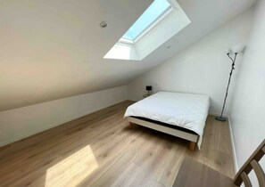 3 chambres, fer et planche à repasser