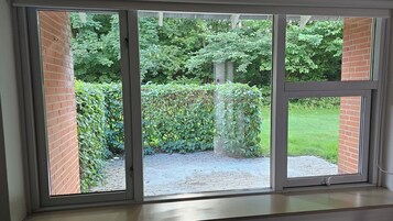 Decoración personalizada, muebles diferentes y escritorio 