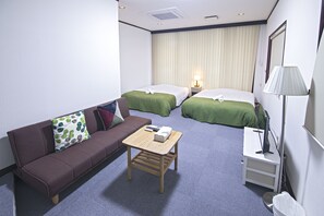 Deluxe-Villa | Wohnbereich | 32-Zoll-Flachbildfernseher mit Kabelempfang
