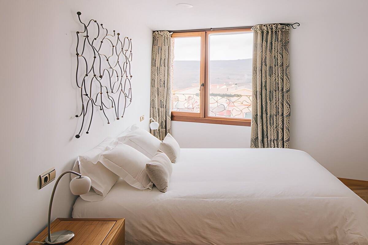Classic Room, 1 Double Bed | Premium bedding, down duvets, desk, free WiFi