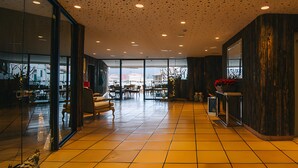 Interior entrance - Hotel Quercus Tierra (Garganta de los Montes)