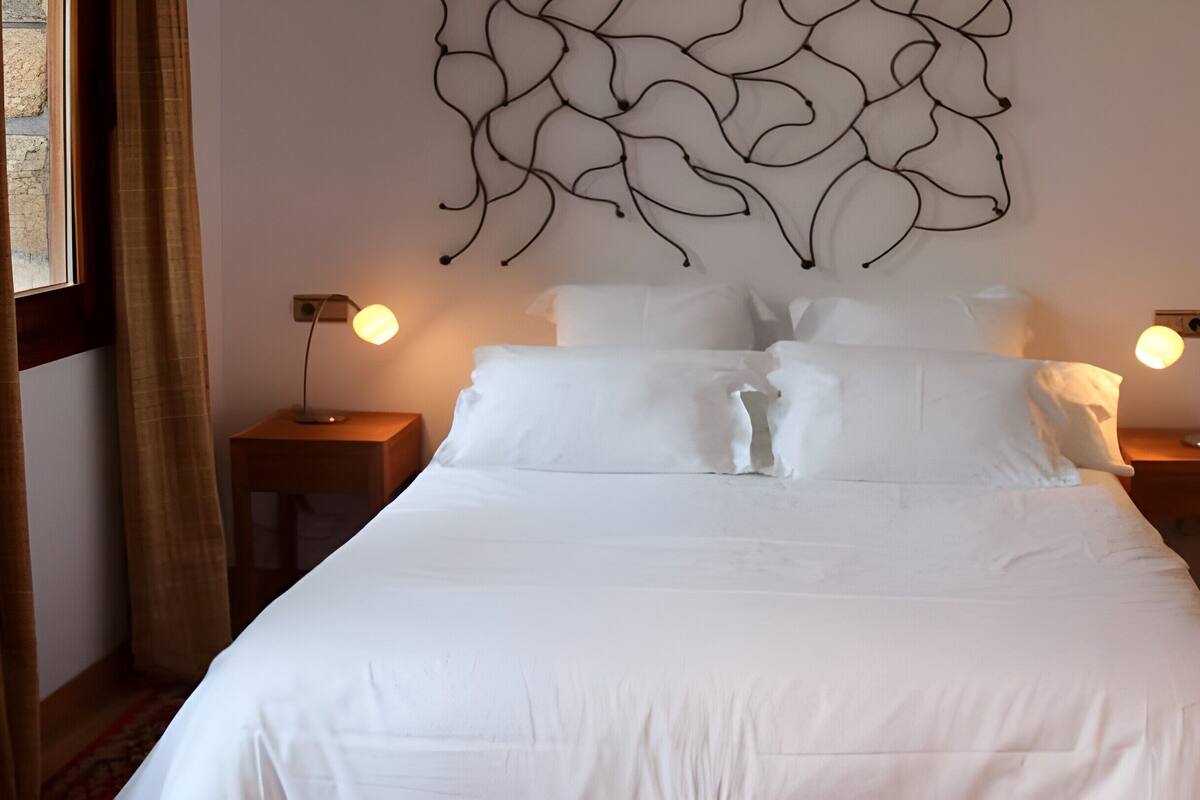 Classic Room | Premium bedding, down duvets, desk, free WiFi