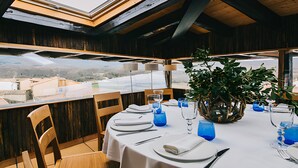Restaurant - Hotel Quercus Tierra (Garganta de los Montes)
