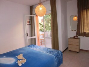 2 bedrooms - Holiday apartment with terrace and air conditioning (Bibione)