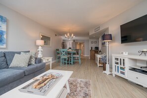 Fernseher, Tischtennisplatte