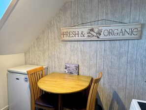 Dining - Cosy Loft Apartment In The Heart Of Kirkwall (Kirkwall)