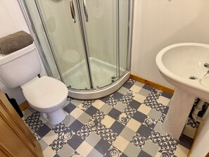 Hair dryer, towels, soap, toilet paper - Cosy Studio In The Heart Of Kirkwall (Kirkwall)