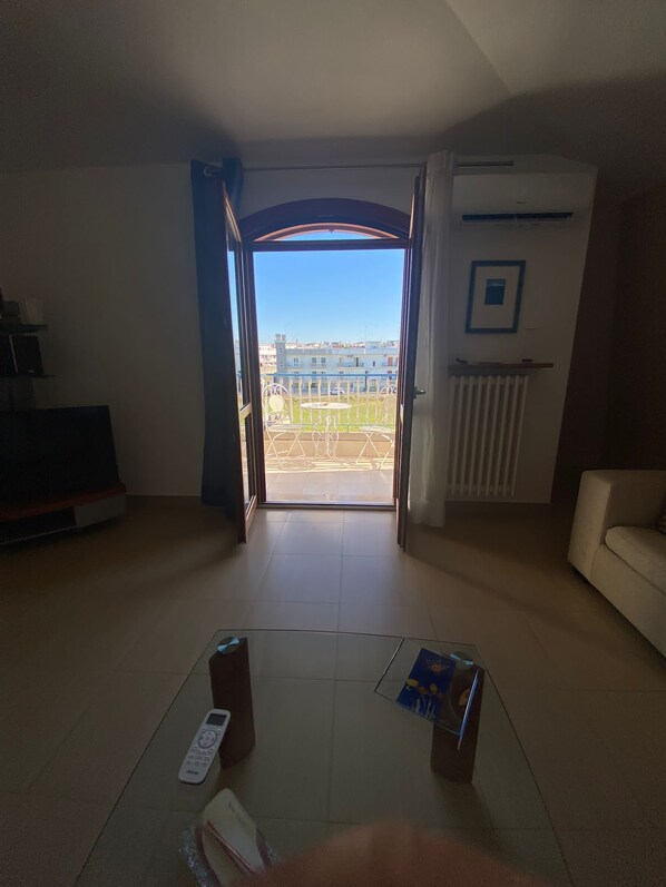 Living area - SUNNY HOME:Palo del colle (Palo del Colle)