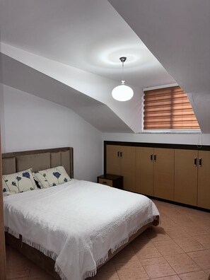 1 chambre, fer et planche à repasser, Wi-Fi, draps fournis