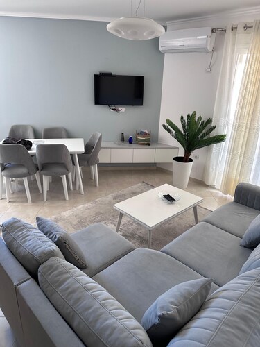 Lungo Mare Apartment +free Parking