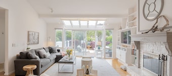 3897 Driftwood - Walk to Beach & Mission, Hot Tub