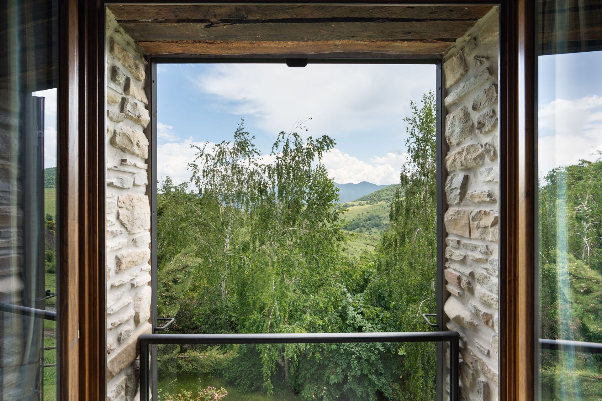 المنشأة من الداخل