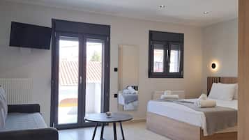 Superior Studio - 2nd floor, 1 Queen Bed with Sofa bed, Balcony (4ppl) | Hypo-allergenic bedding, in-room safe, desk, laptop workspace