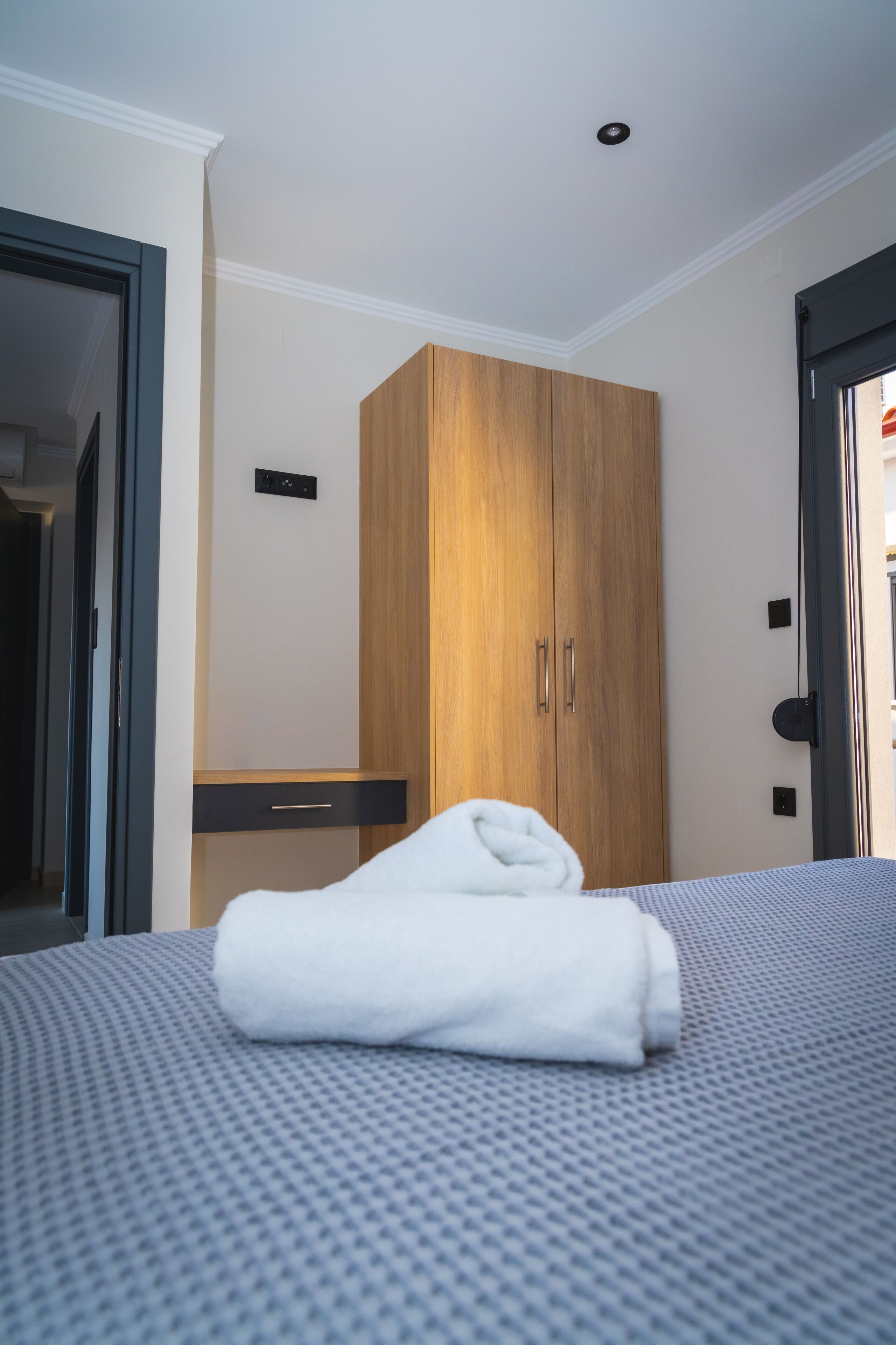 Hypo-allergenic bedding available, in-room safe, desk, laptop workspace