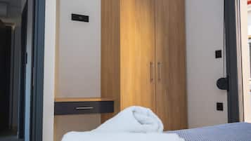 Hypo-allergenic bedding available, in-room safe, desk, laptop workspace