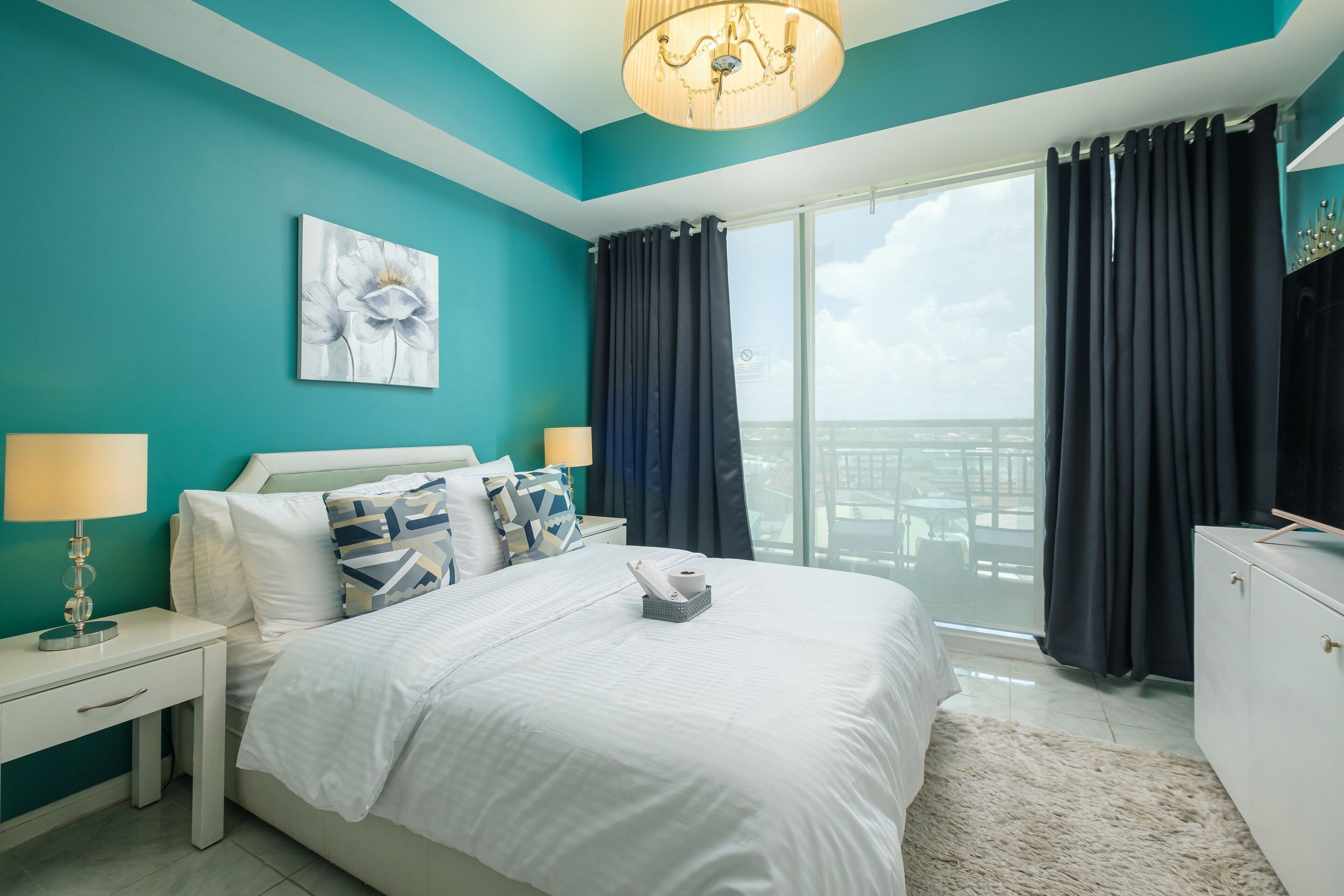 Luxury Condo, 1 Bedroom | 1 bedroom, iron/ironing board, free WiFi