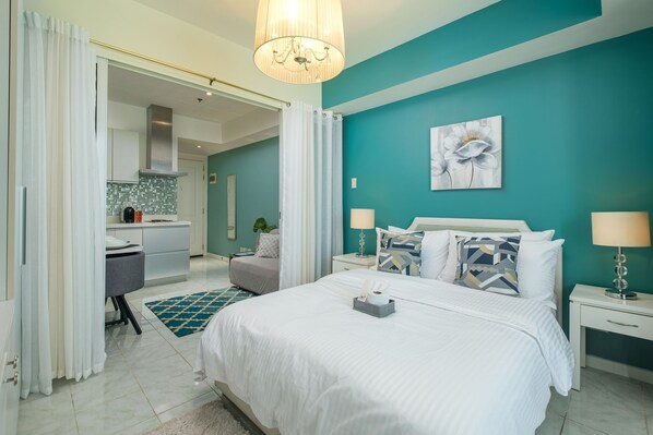 1 bedroom, iron/ironing board, free WiFi - O&O Group- 1BR Azure Resort Pool Beach Netflix (Parañaque)