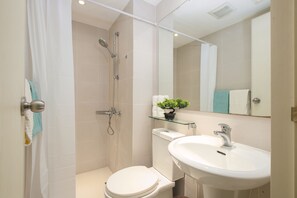 ลักซ์ชัวรี่คอนโด, 1 ห้องนอน | ห้องน้ำ