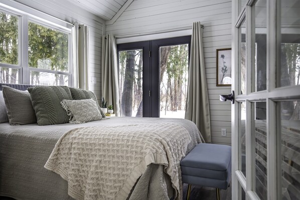 6 室のベッドルーム、アイロン / アイロン台、WiFi (無料)、ベッドシーツ