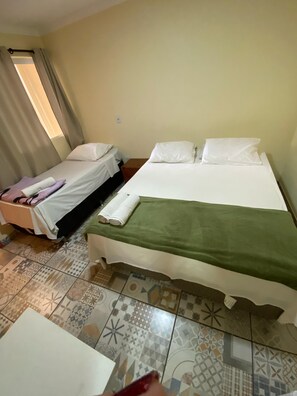 Comfort Triple Room | Individually decorated, desk, laptop workspace, free WiFi - Ipê Rosa Hotel (Bauru)