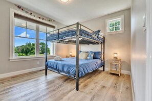 3 bedrooms, free WiFi, bed sheets